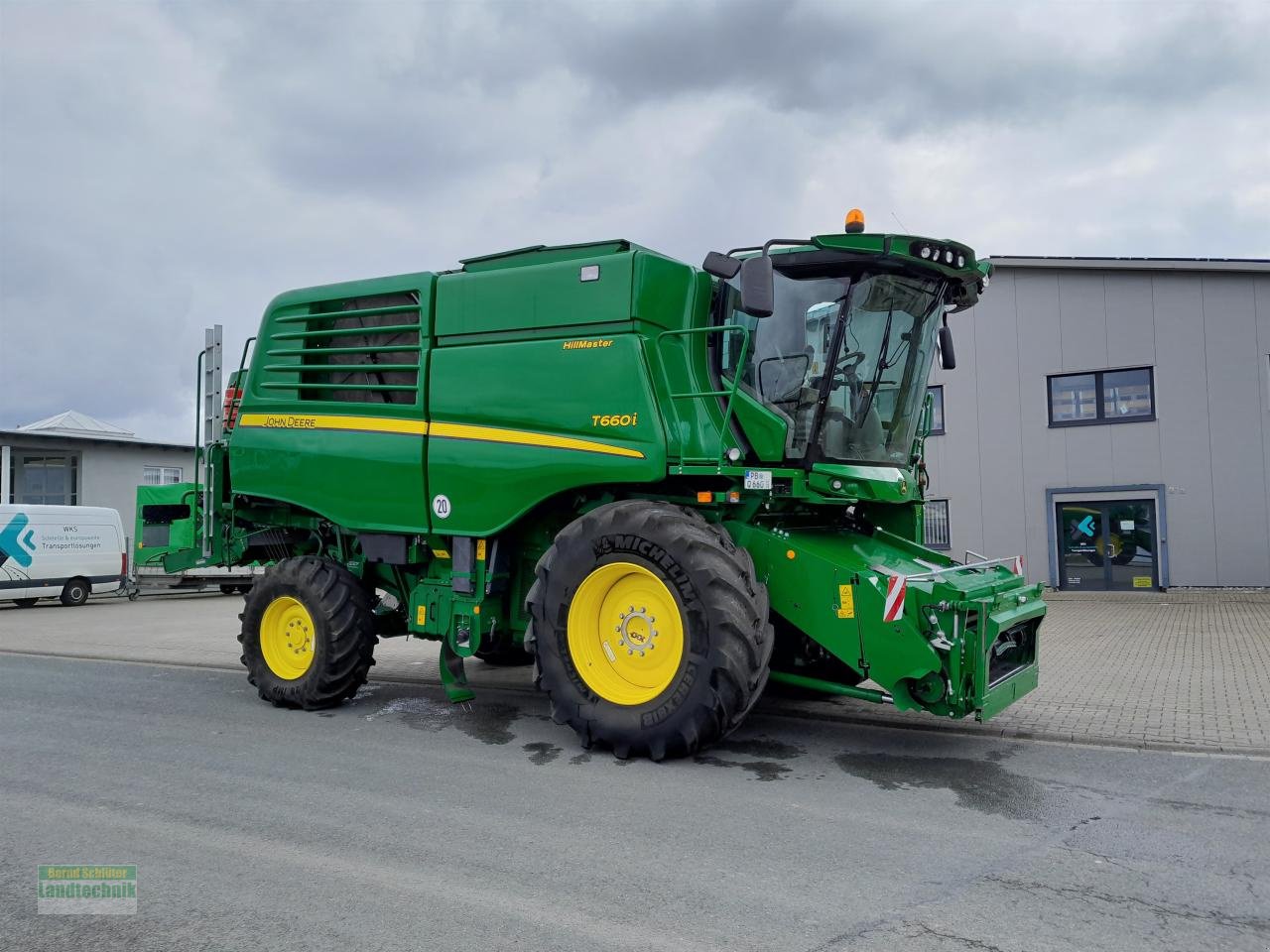 Mähdrescher типа John Deere T 660 HM, Gebrauchtmaschine в Büren (Фотография 2)