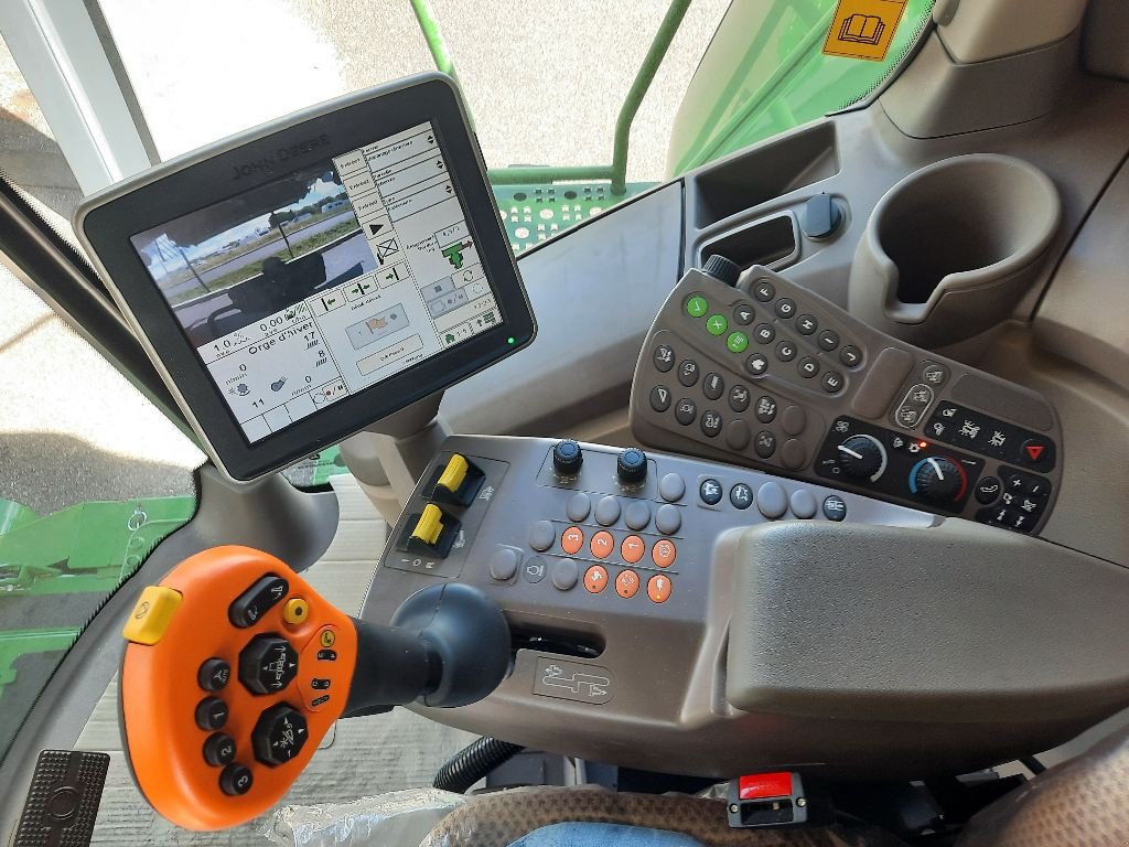 Mähdrescher tip John Deere T 660 I HILLMASTER, Gebrauchtmaschine in CHEMAUDIN ET VAUX (Poză 10)