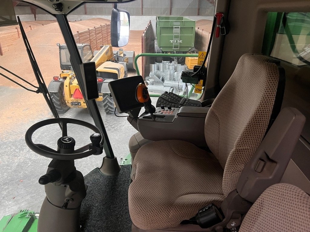 Mähdrescher van het type John Deere T 660 i, Gebrauchtmaschine in Mern (Foto 17)