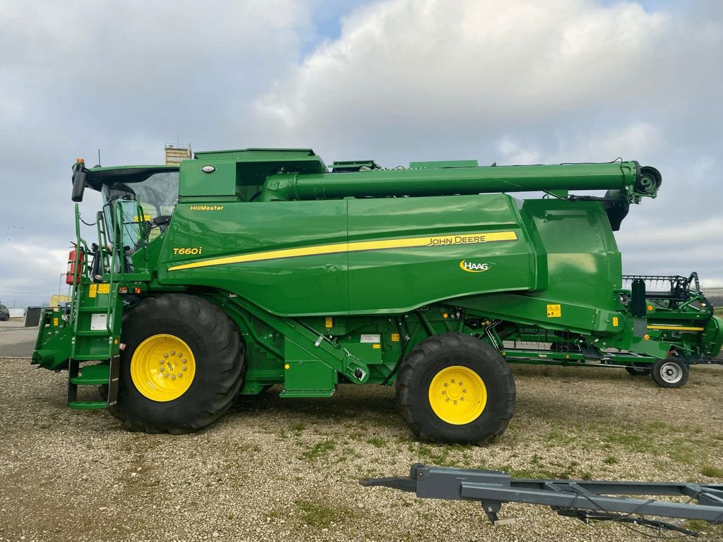 Mähdrescher des Typs John Deere T 660 I, Gebrauchtmaschine in azerailles (Bild 1)