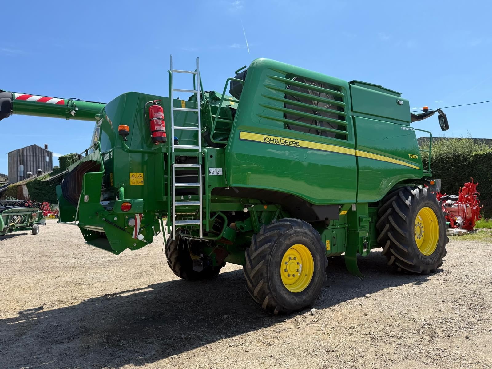 Mähdrescher del tipo John Deere T 660, Gebrauchtmaschine en BOSC LE HARD (Imagen 3)