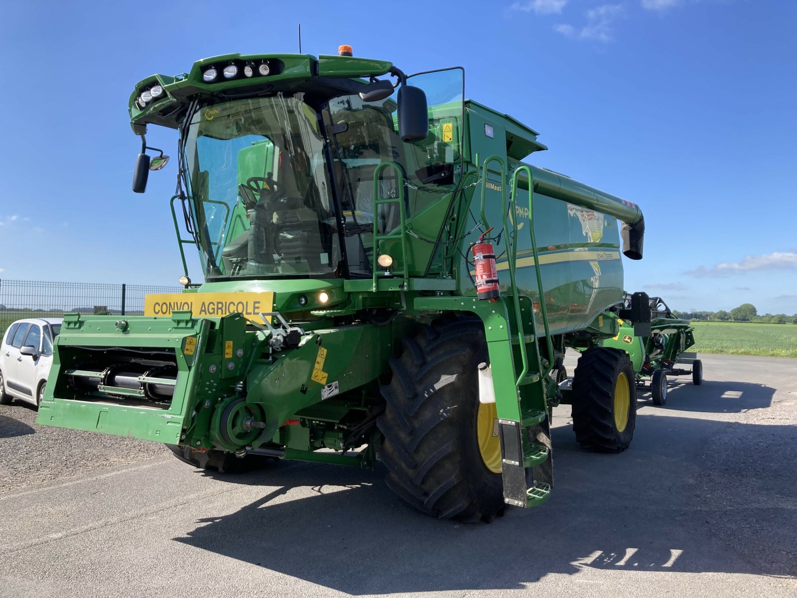 Mähdrescher of the type John Deere T 660, Gebrauchtmaschine in BLENDECQUES (Picture 4)