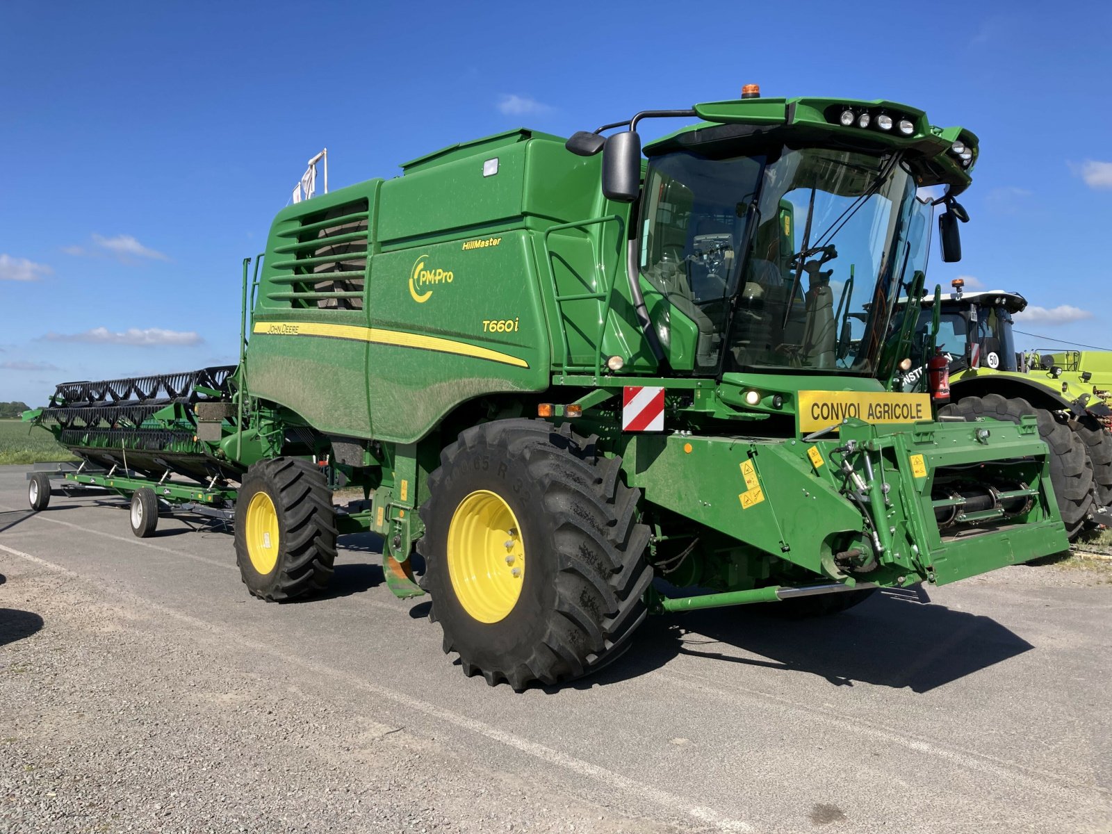 Mähdrescher of the type John Deere T 660, Gebrauchtmaschine in BLENDECQUES (Picture 1)
