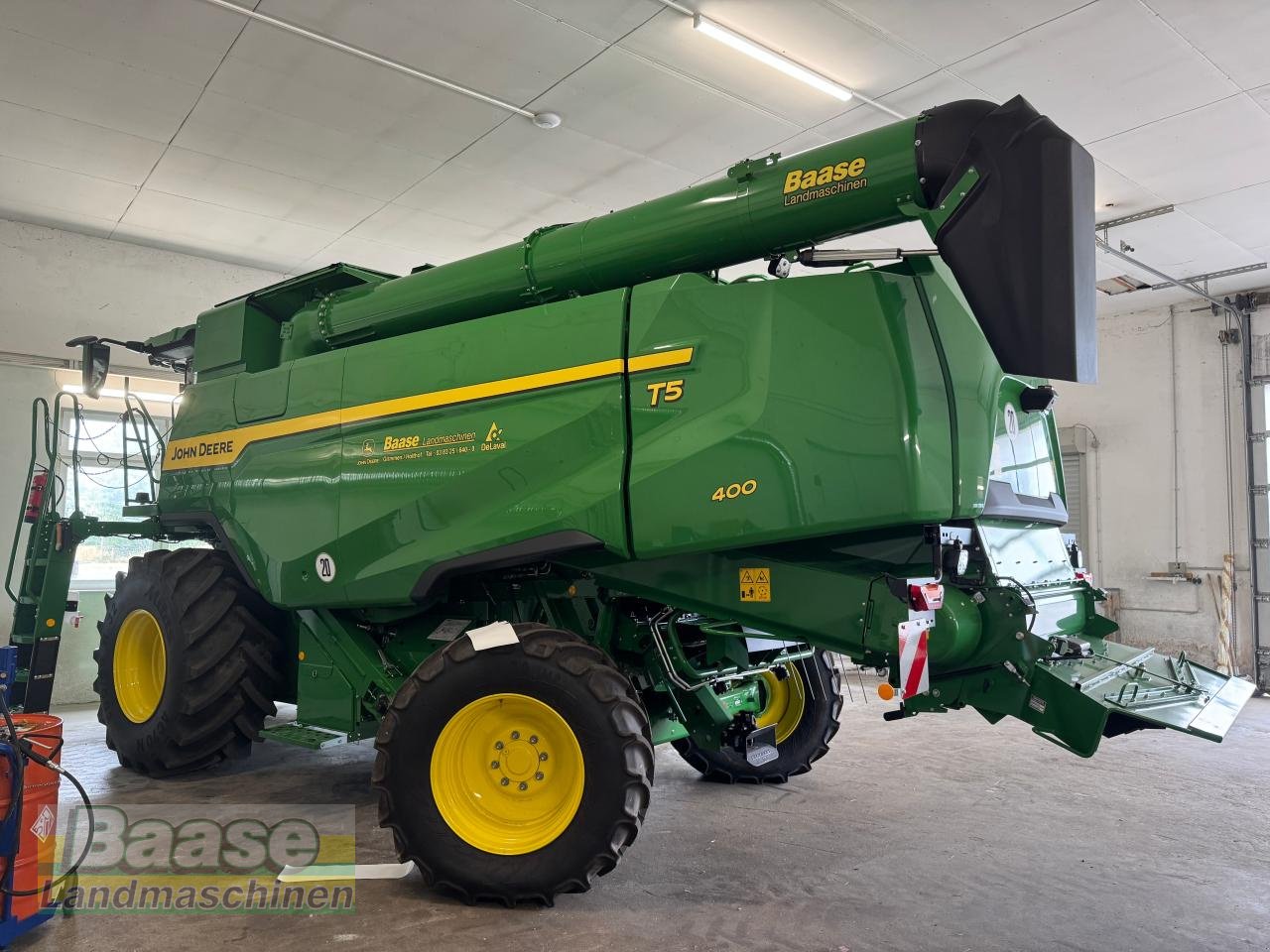 Mähdrescher tip John Deere T5 400 + 6,70m Vario-Schneidwerk, Gebrauchtmaschine in Holthof (Poză 2)