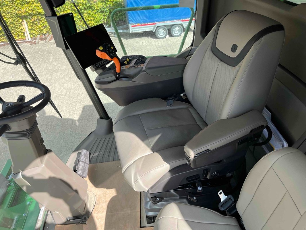 Mähdrescher tip John Deere T5 600, Gebrauchtmaschine in Lemgo (Poză 3)