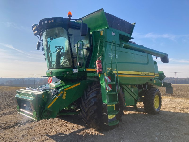 Mähdrescher van het type John Deere T550, Gebrauchtmaschine in Tittmoning (Foto 1)