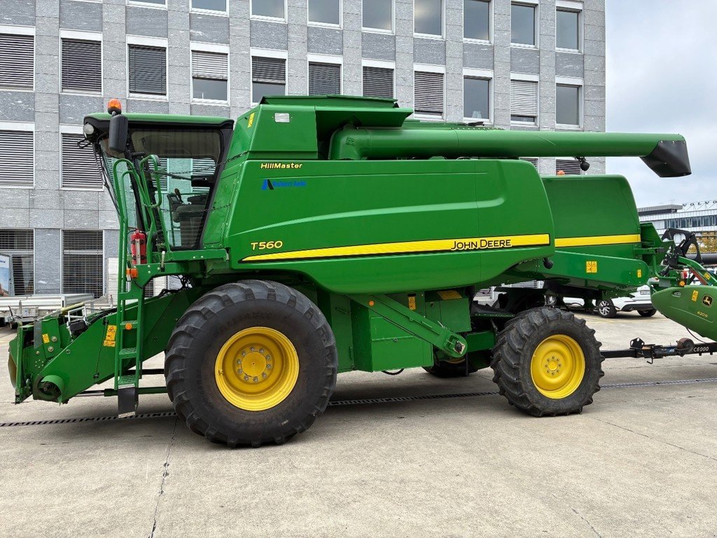 Mähdrescher des Typs John Deere T560 Hill Master, Gebrauchtmaschine in Regensdorf (Bild 2)