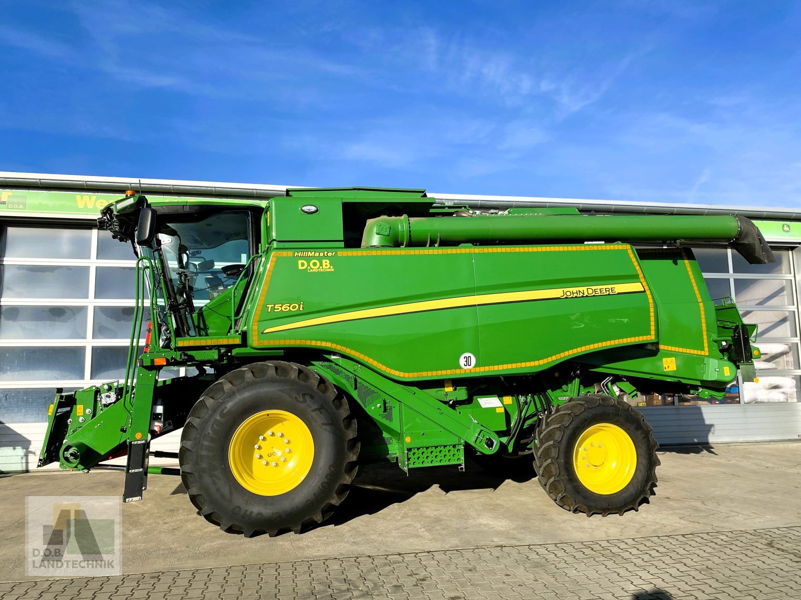 Mähdrescher des Typs John Deere T560 Hillmaster, Gebrauchtmaschine in Lauterhofen (Bild 2)