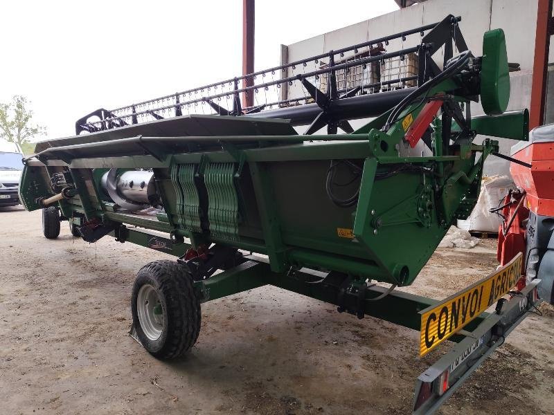 Mähdrescher des Typs John Deere T560 HM, Gebrauchtmaschine in VERDUN (Bild 8)