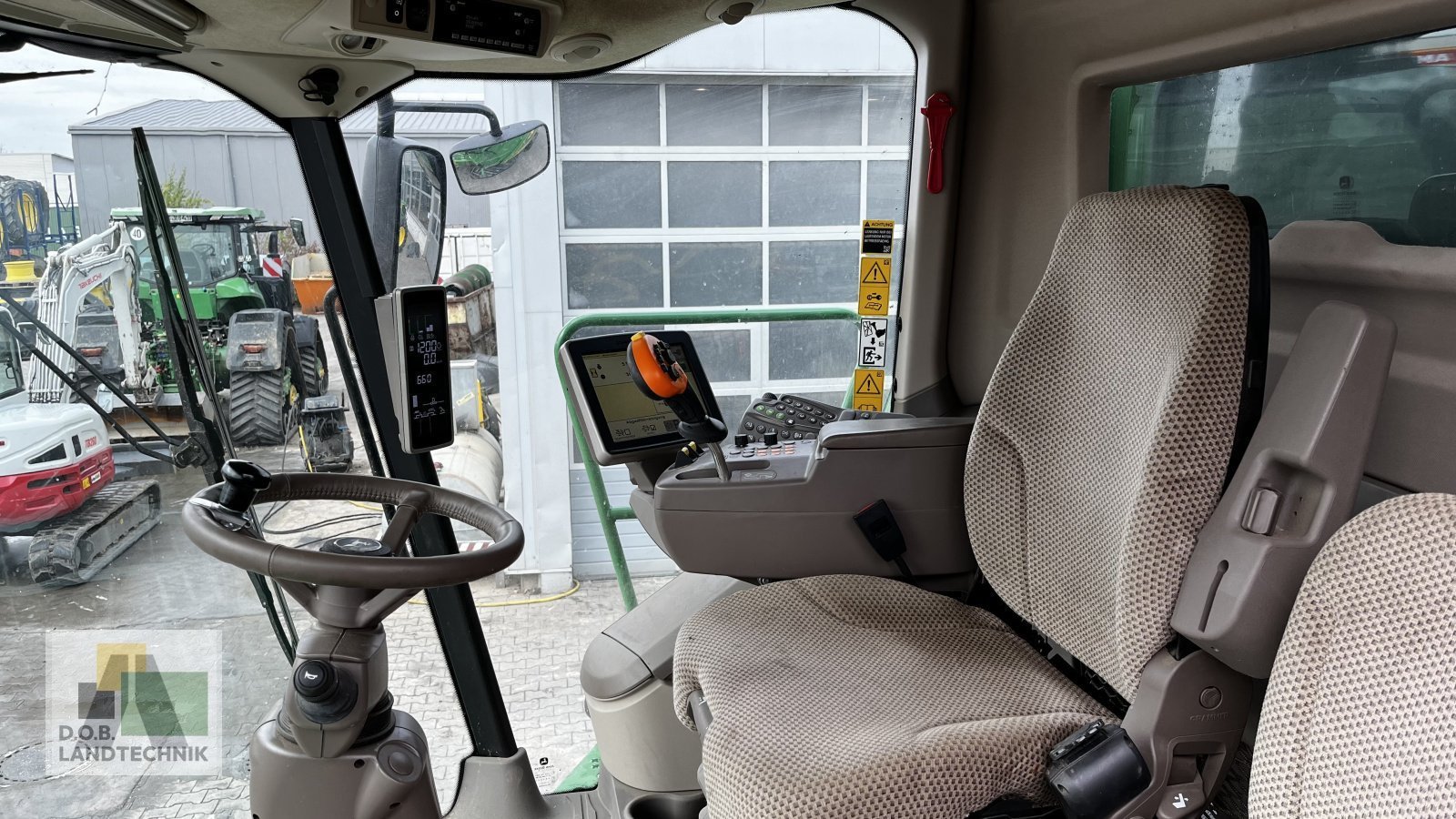 Mähdrescher of the type John Deere T560 I HM, Gebrauchtmaschine in Langweid am Lech (Picture 19)