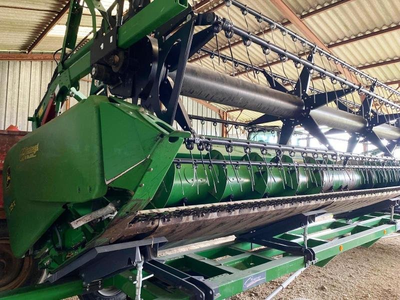 Mähdrescher du type John Deere T560, Gebrauchtmaschine en SAINT-GERMAIN DU PUY (Photo 11)