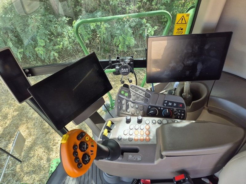 Mähdrescher of the type John Deere T560, Gebrauchtmaschine in PITHIVIERS Cedex (Picture 4)