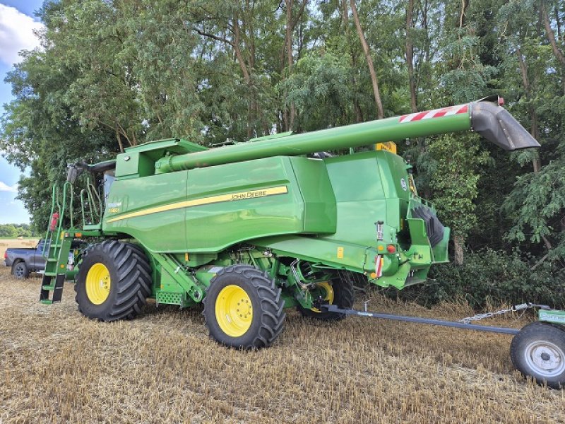 Mähdrescher of the type John Deere T560, Gebrauchtmaschine in PITHIVIERS Cedex (Picture 3)