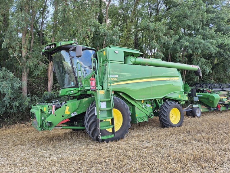 Mähdrescher типа John Deere T560, Gebrauchtmaschine в PITHIVIERS Cedex