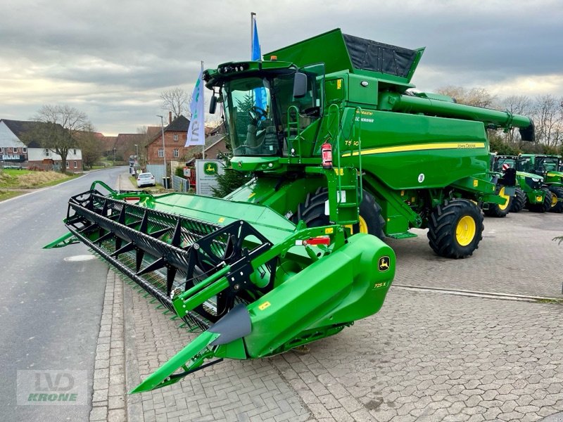 Mähdrescher van het type John Deere T560HM, Gebrauchtmaschine in Barsinghausen OT Groß Munzel