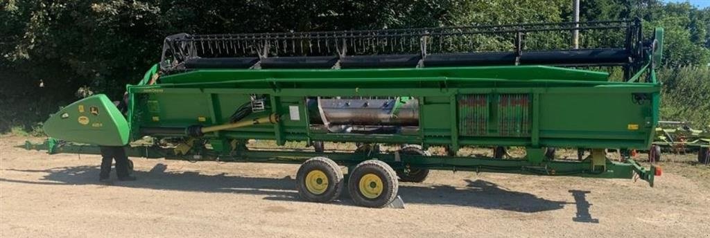 Mähdrescher des Typs John Deere T560i 4WD Hillmaster VI GIVER 50 TIMERS HØSTGARANTI I DK!!! 4WD. Incl JD 625R skærebord og vogn. Fin rystermaskine. 40 km/t. Autotrac and komplet harvest doc., Gebrauchtmaschine in Kolding (Bild 7)