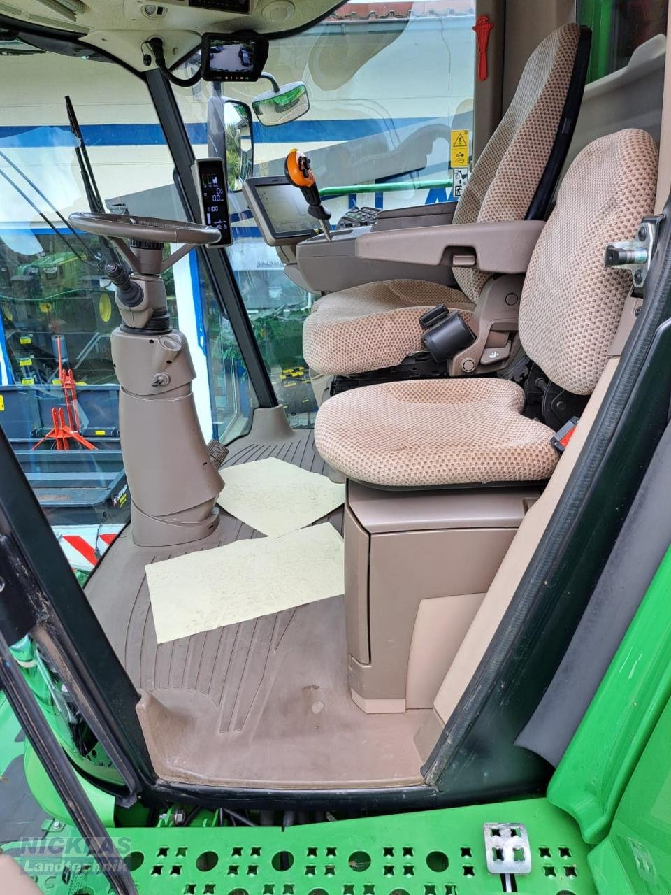 Mähdrescher des Typs John Deere T560i HM, Gebrauchtmaschine in Schirradorf (Bild 4)