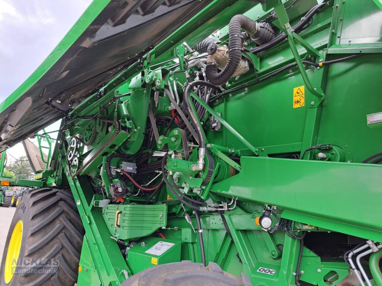 Mähdrescher des Typs John Deere T560i HM, Gebrauchtmaschine in Schirradorf (Bild 8)