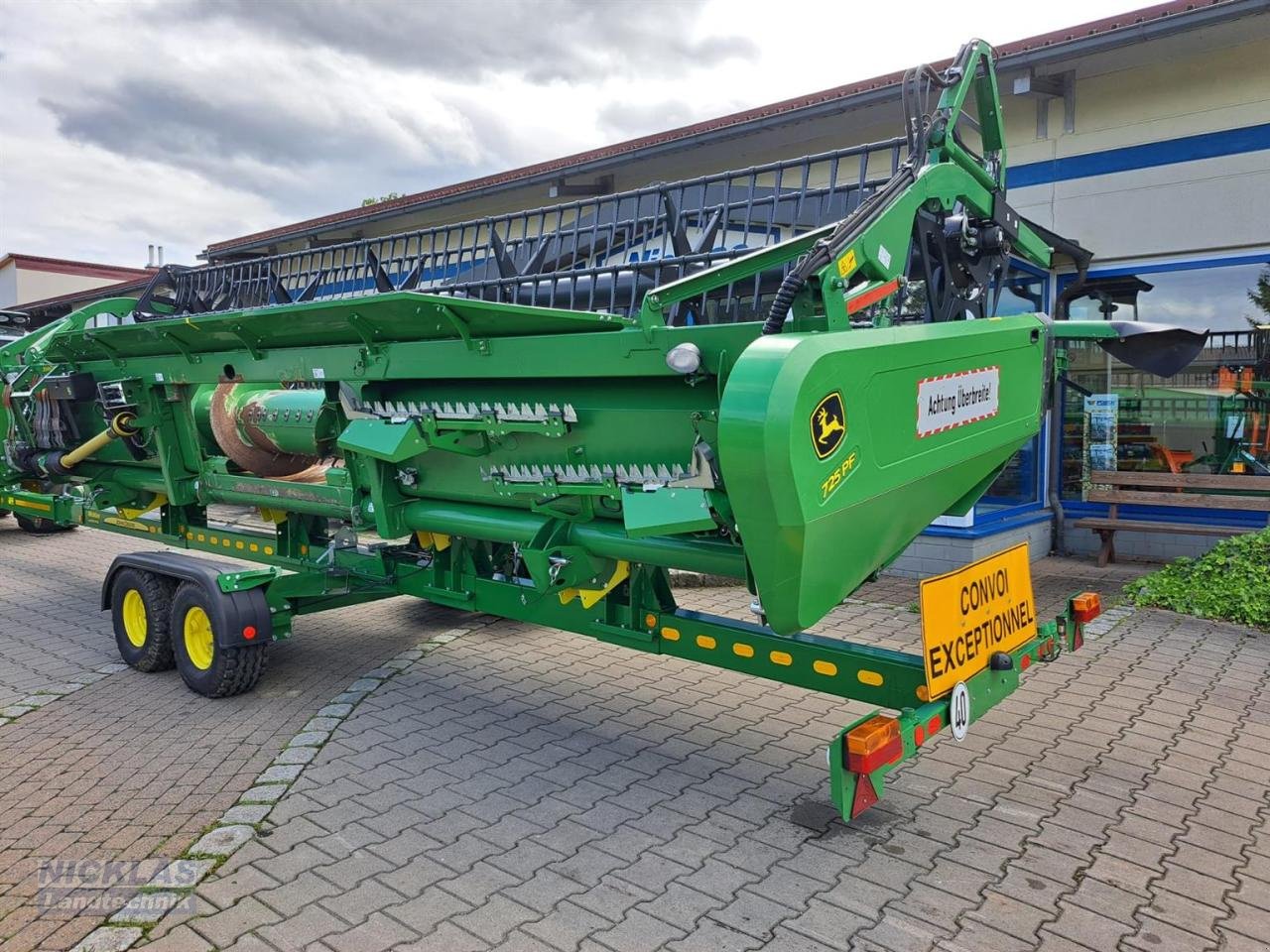 Mähdrescher des Typs John Deere T560i HM, Gebrauchtmaschine in Schirradorf (Bild 9)