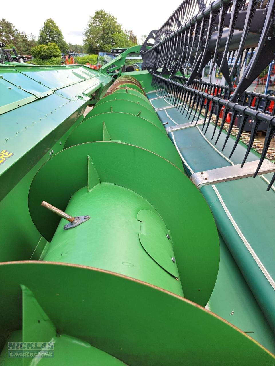 Mähdrescher des Typs John Deere T560i HM, Gebrauchtmaschine in Schirradorf (Bild 12)