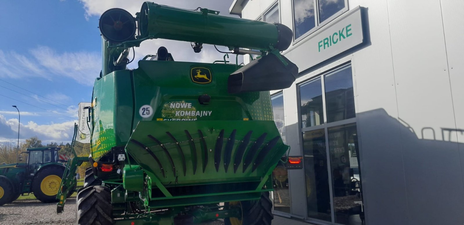 Mähdrescher des Typs John Deere T6 800, Neumaschine in Mrągowo (Bild 5)