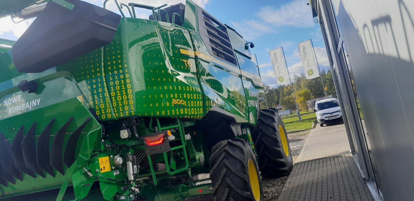 Mähdrescher des Typs John Deere T6 800, Neumaschine in Mrągowo (Bild 7)