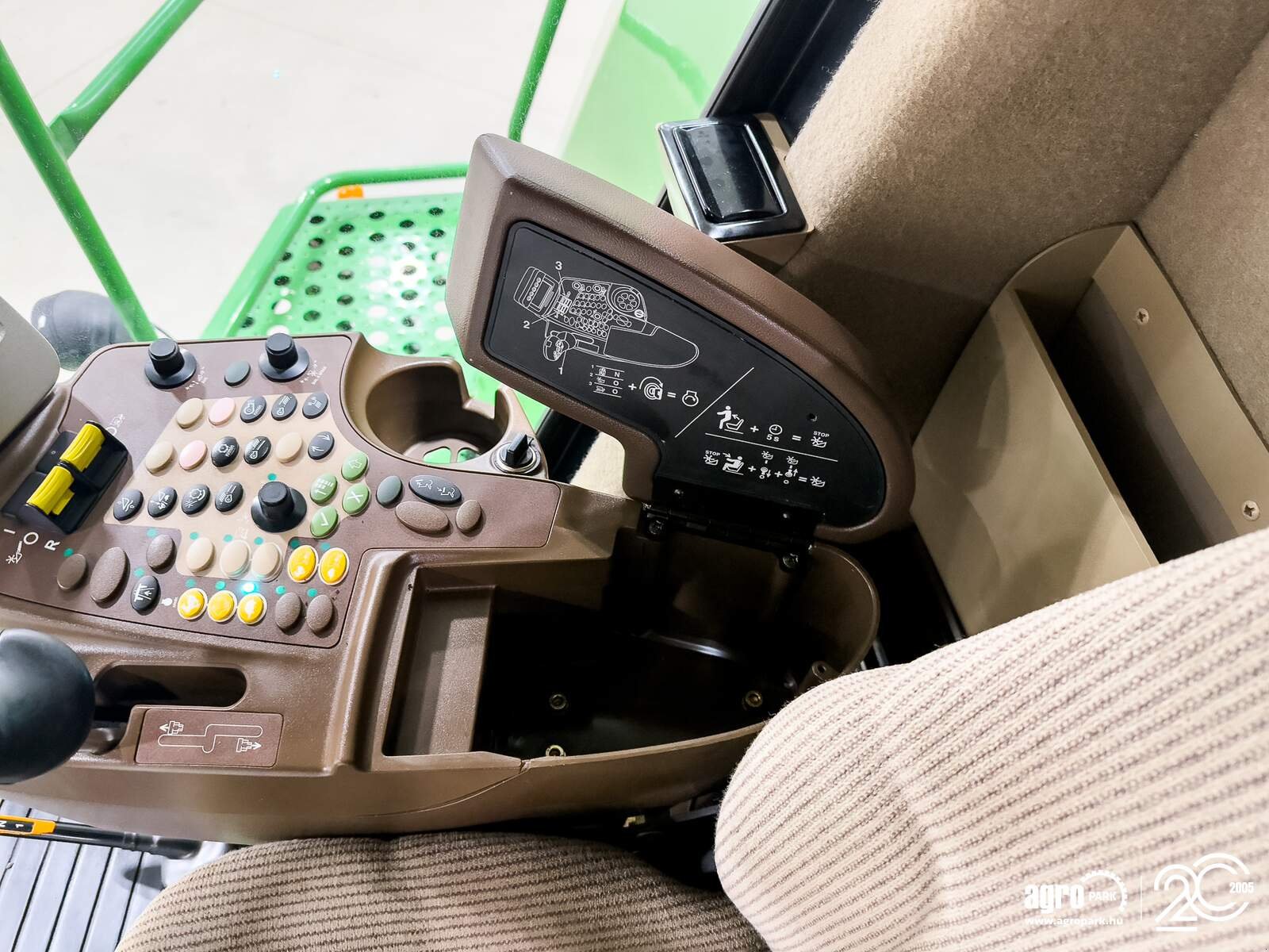 Mähdrescher typu John Deere T660 4WD 6 walkers, 622R, yield and moisture measurement, drum speed reducer, Gebrauchtmaschine v Csengele (Obrázek 19)