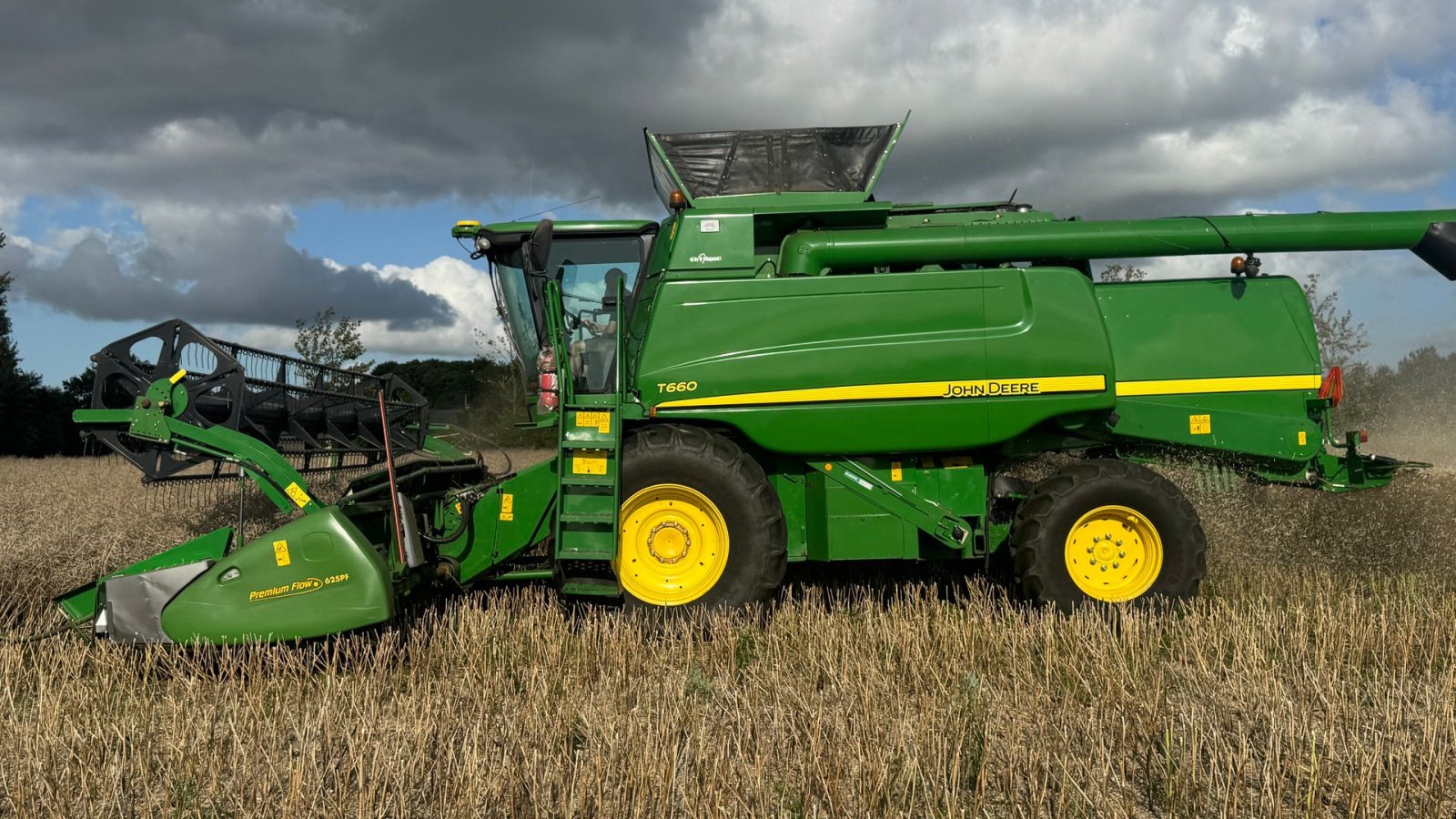 Mähdrescher от тип John Deere T660 4wd & Powerflow skærbord, autotrac ready, Gebrauchtmaschine в Tønder (Снимка 17)