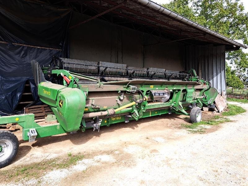 Mähdrescher des Typs John Deere T660 HM, Gebrauchtmaschine in CHAUMESNIL (Bild 6)