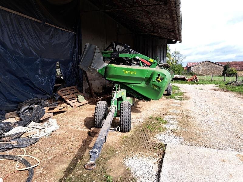 Mähdrescher des Typs John Deere T660 HM, Gebrauchtmaschine in CHAUMESNIL (Bild 7)