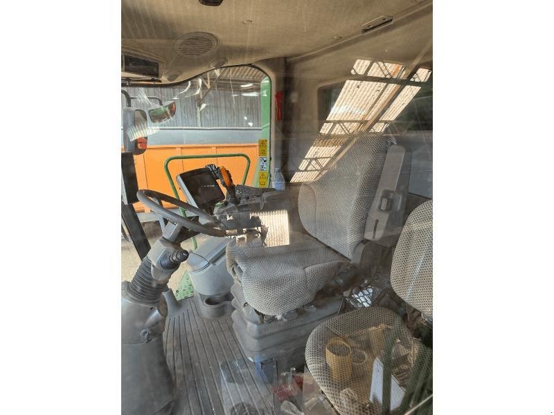 Mähdrescher des Typs John Deere T660, Gebrauchtmaschine in ESCAUDOEUVRES (Bild 4)