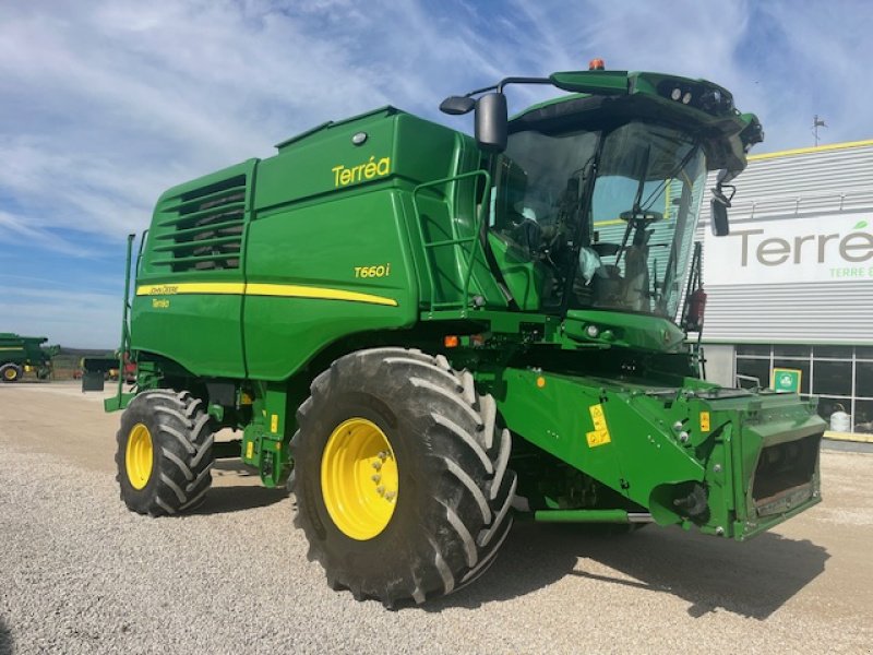 Mähdrescher от тип John Deere T660, Gebrauchtmaschine в CHAUMESNIL (Снимка 1)