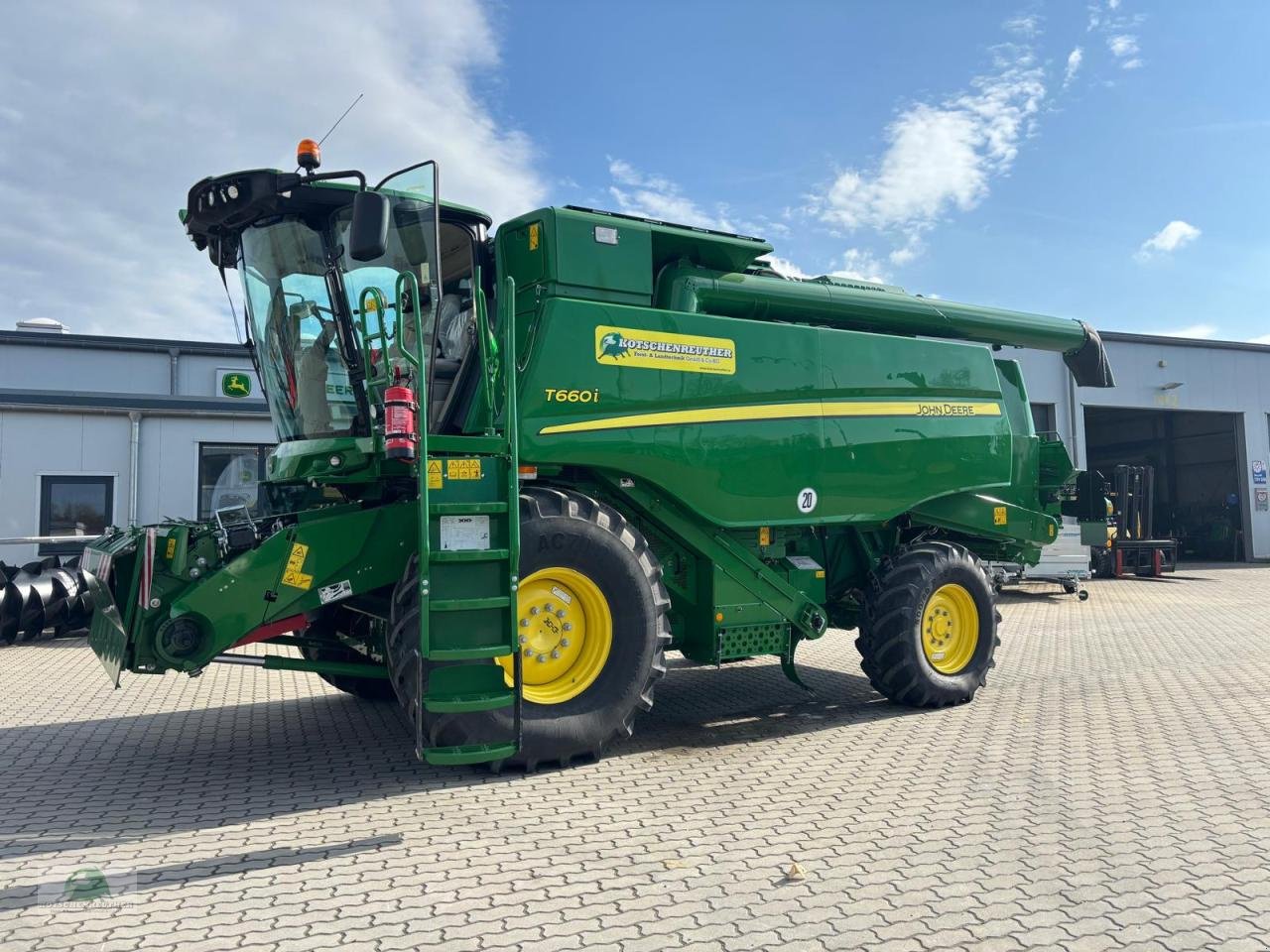 Mähdrescher of the type John Deere T660i, Neumaschine in Plauen (Picture 1)