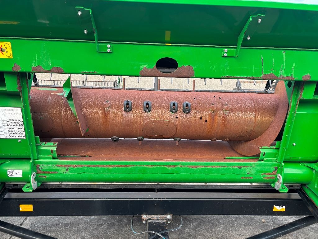 Mähdrescher van het type John Deere T670 I Hillmaster, Gebrauchtmaschine in Baillonville (Foto 8)
