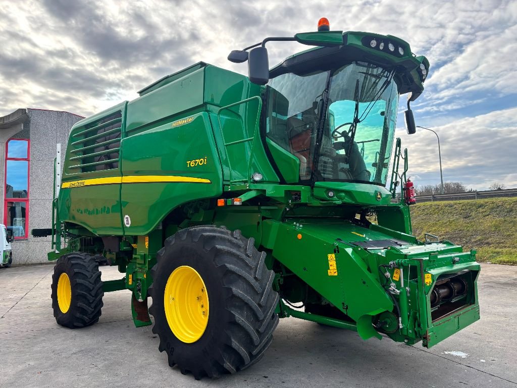 Mähdrescher van het type John Deere T670 I Hillmaster, Gebrauchtmaschine in Baillonville (Foto 4)