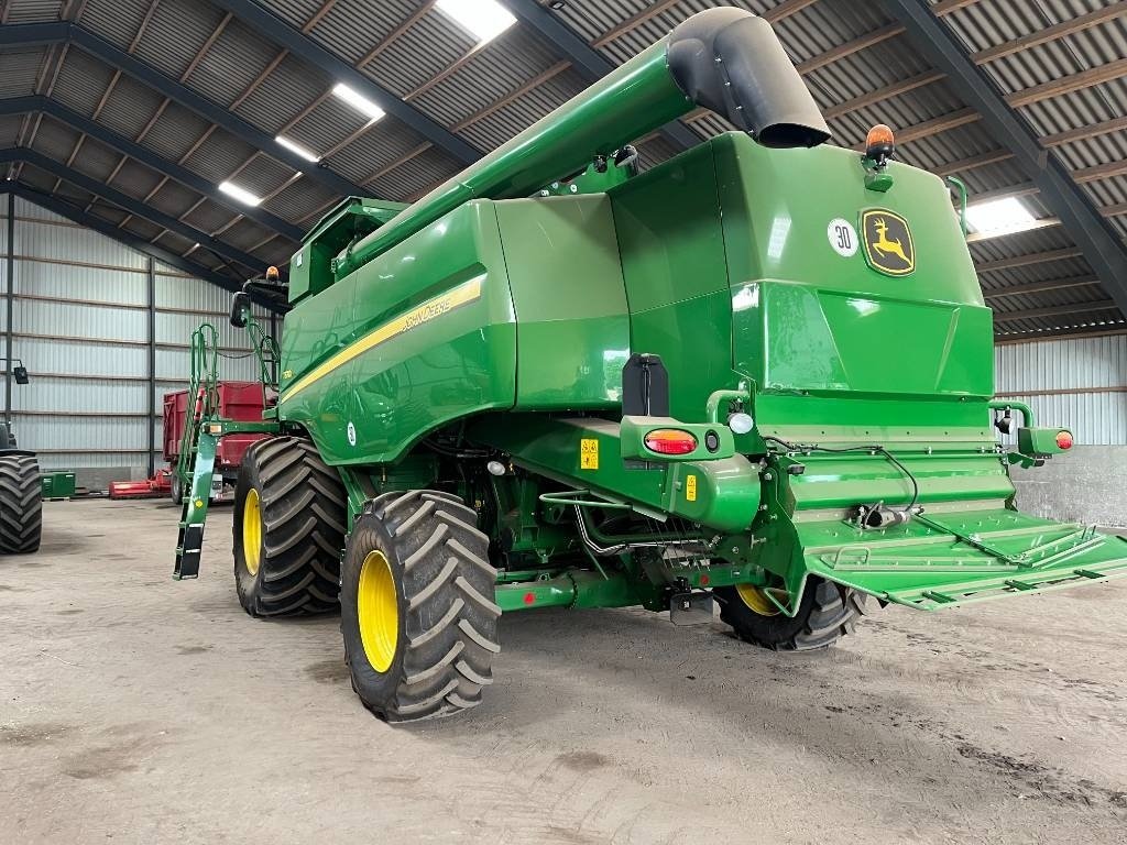 Mähdrescher от тип John Deere T670, Gebrauchtmaschine в Vinderup (Снимка 2)