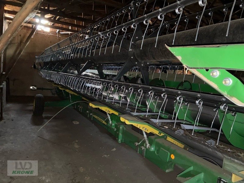 Mähdrescher du type John Deere T670, Gebrauchtmaschine en Zorbau (Photo 31)