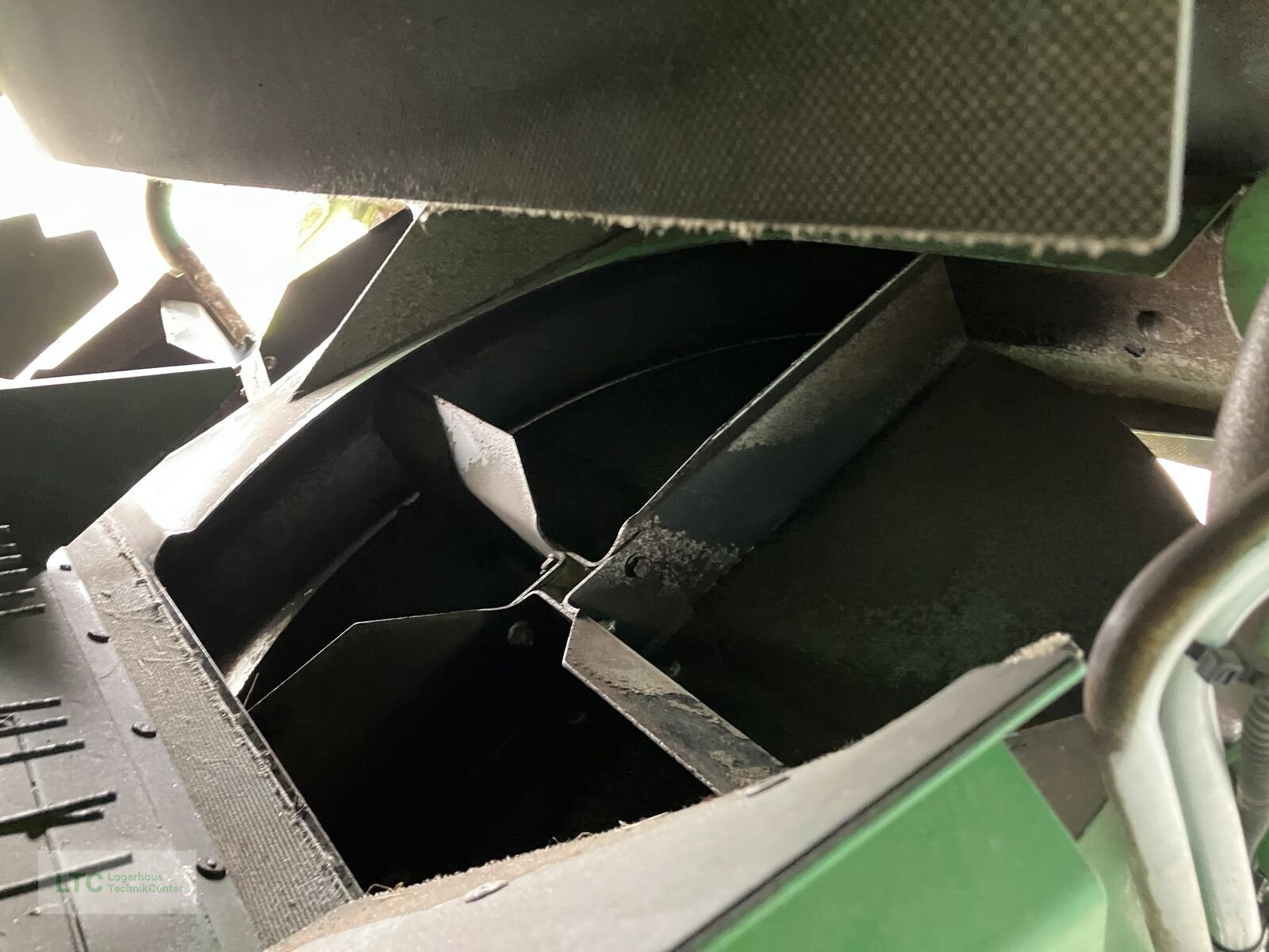 Mähdrescher of the type John Deere T670, Gebrauchtmaschine in Redlham (Picture 8)