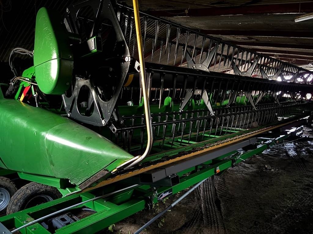 Mähdrescher des Typs John Deere T670I 4WD, Gebrauchtmaschine in Brønderslev (Bild 15)