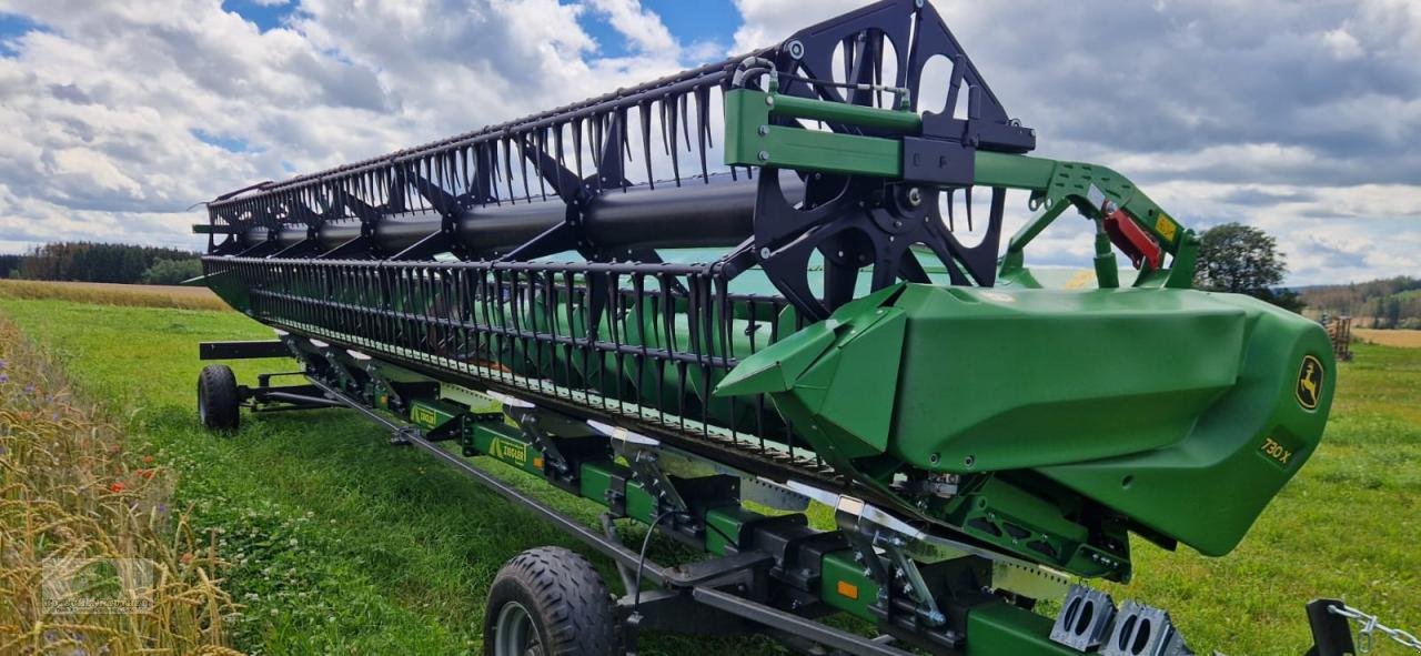 Mähdrescher des Typs John Deere T670i HM ProDrive, Neumaschine in Triebes (Bild 8)