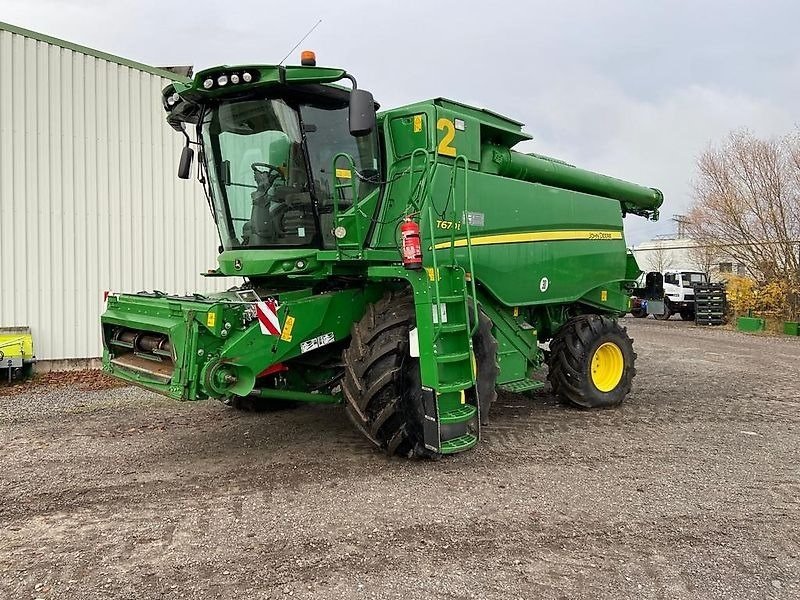 Mähdrescher typu John Deere T670I VI GIVER 50 TIMERS HØSTGARANTI I DK!!! NY PRIS. Incl. Skærebord, vogn og GPS StarFire 6000., Gebrauchtmaschine v Kolding (Obrázek 2)