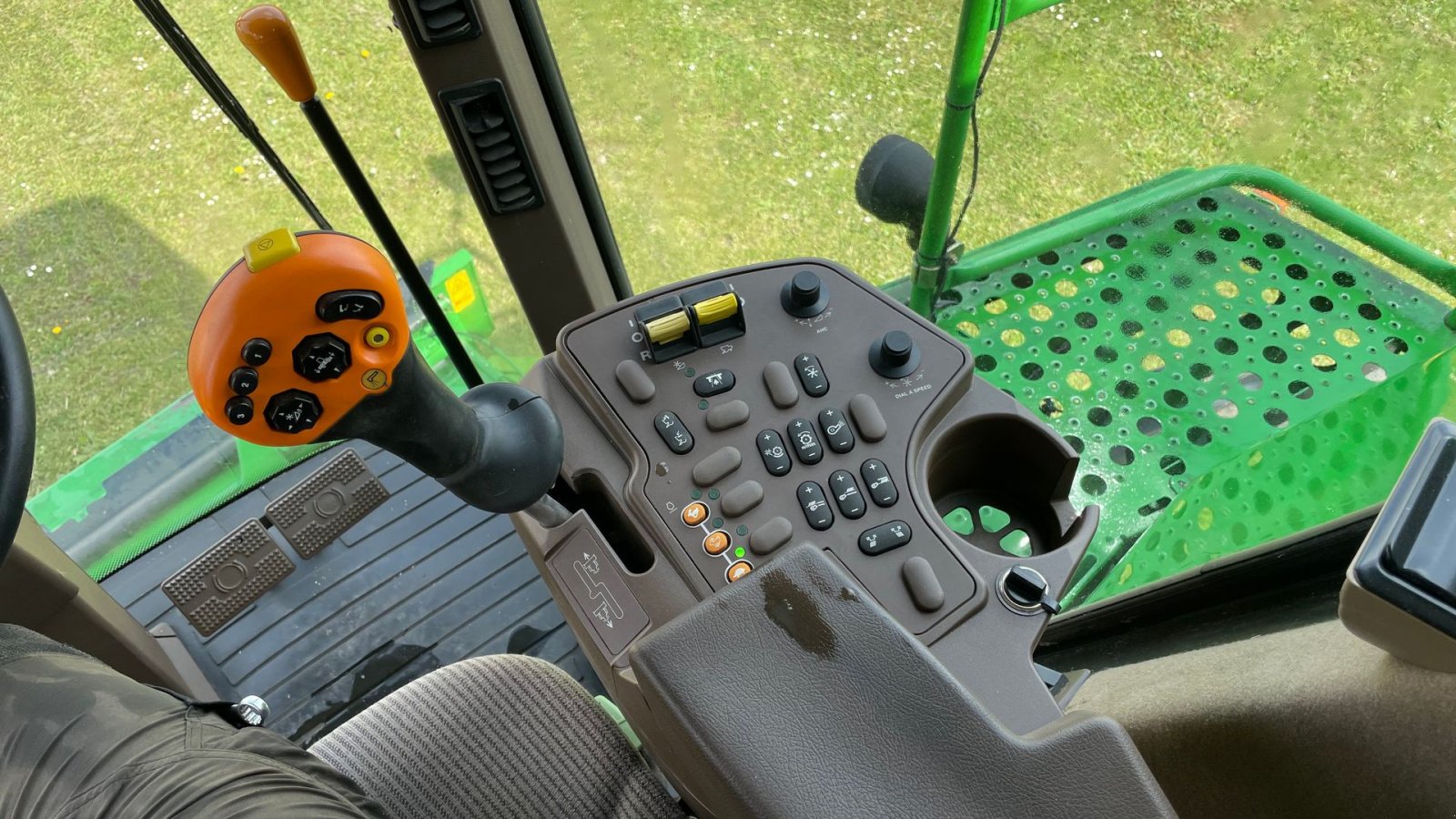 Mähdrescher del tipo John Deere T670I, Gebrauchtmaschine In Ikast (Immagine 19)