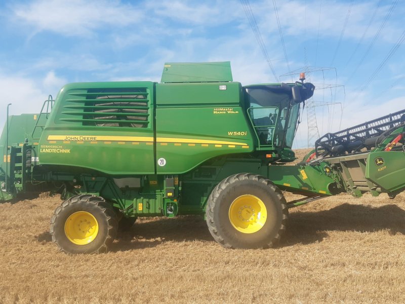 Mähdrescher типа John Deere W 550 HM, Gebrauchtmaschine в Altfraunhofen (Фотография 1)