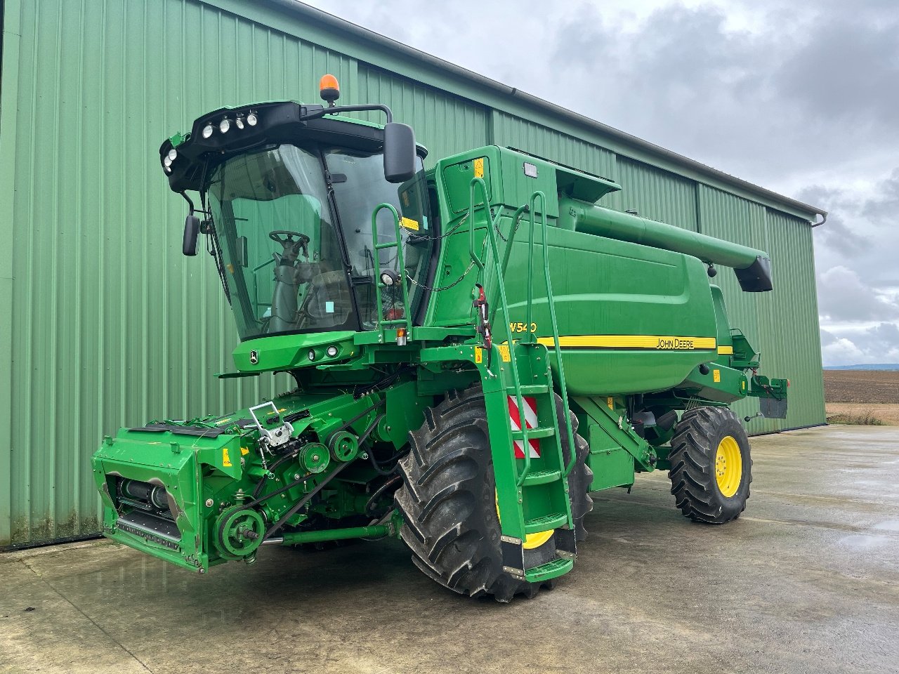 Mähdrescher des Typs John Deere W540, Gebrauchtmaschine in Eton (Bild 1)