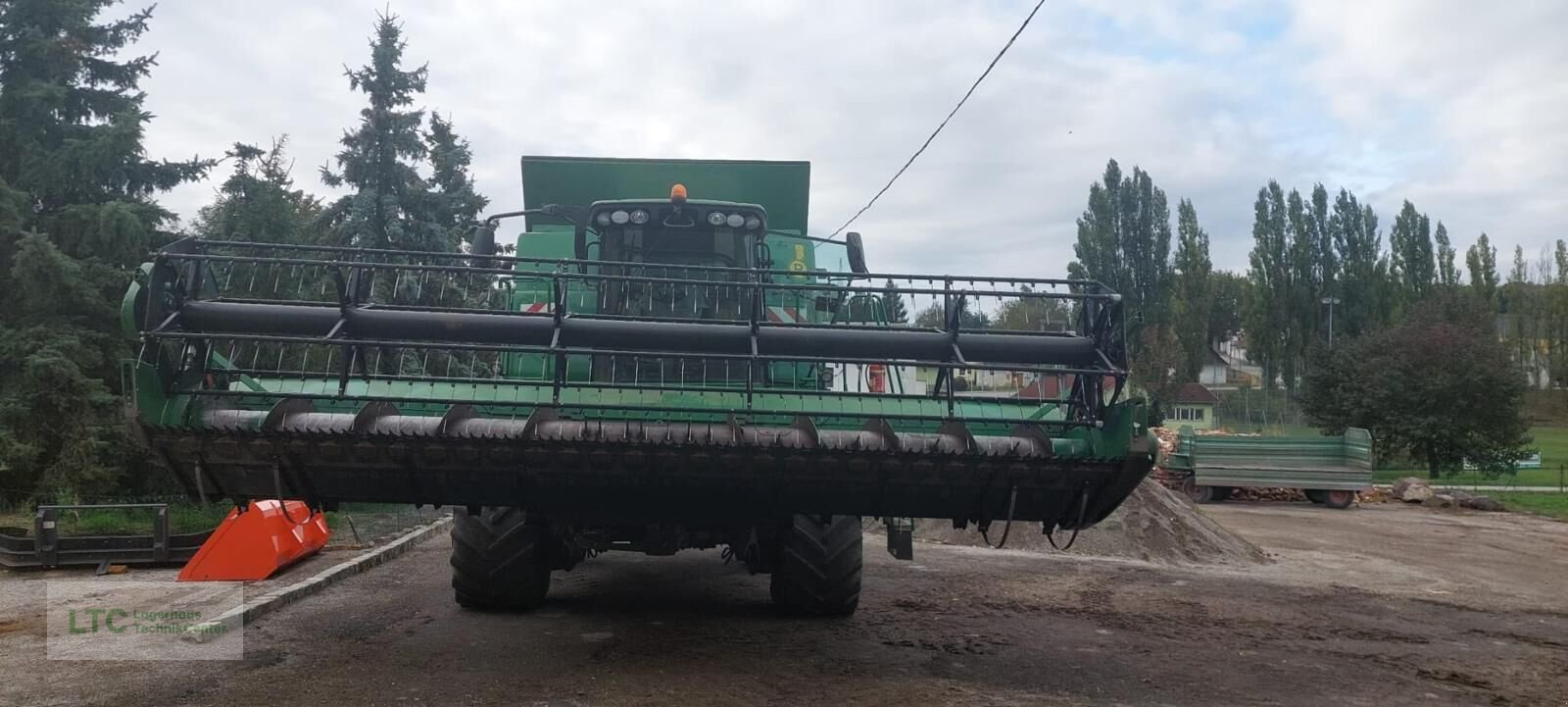 Mähdrescher of the type John Deere W660 HM, Gebrauchtmaschine in Korneuburg (Picture 3)
