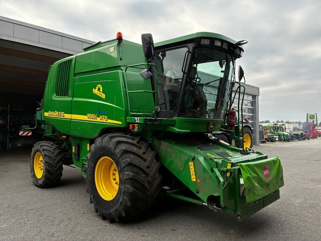 Mähdrescher of the type John Deere WTS 9580 HM, Gebrauchtmaschine in Regensdorf (Picture 1)