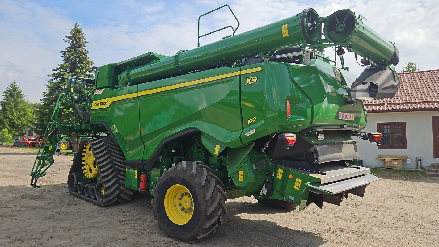 Mähdrescher des Typs John Deere X9 1100, Neumaschine in Mrągowo (Bild 4)
