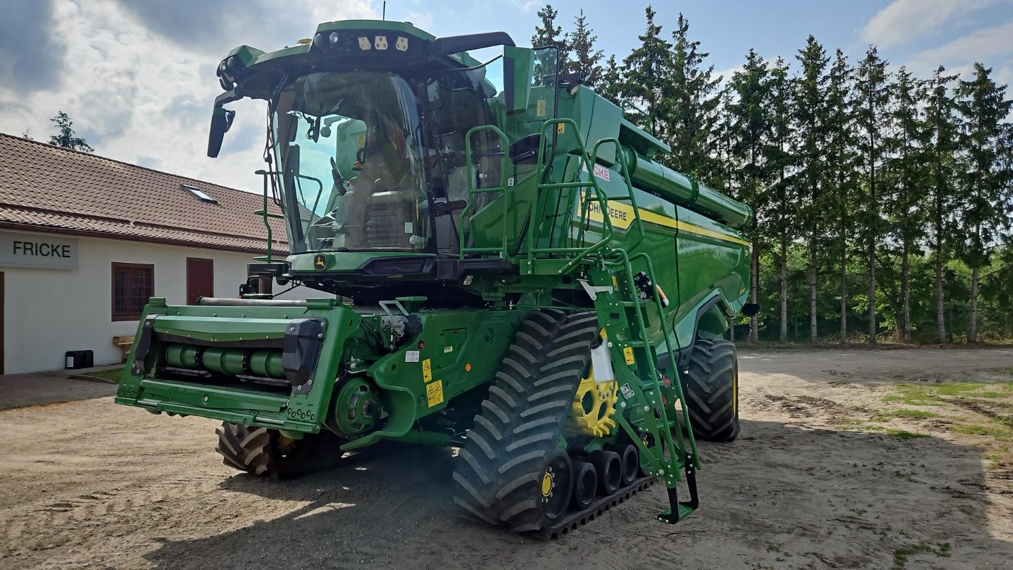 Mähdrescher des Typs John Deere X9 1100, Neumaschine in Mrągowo (Bild 8)