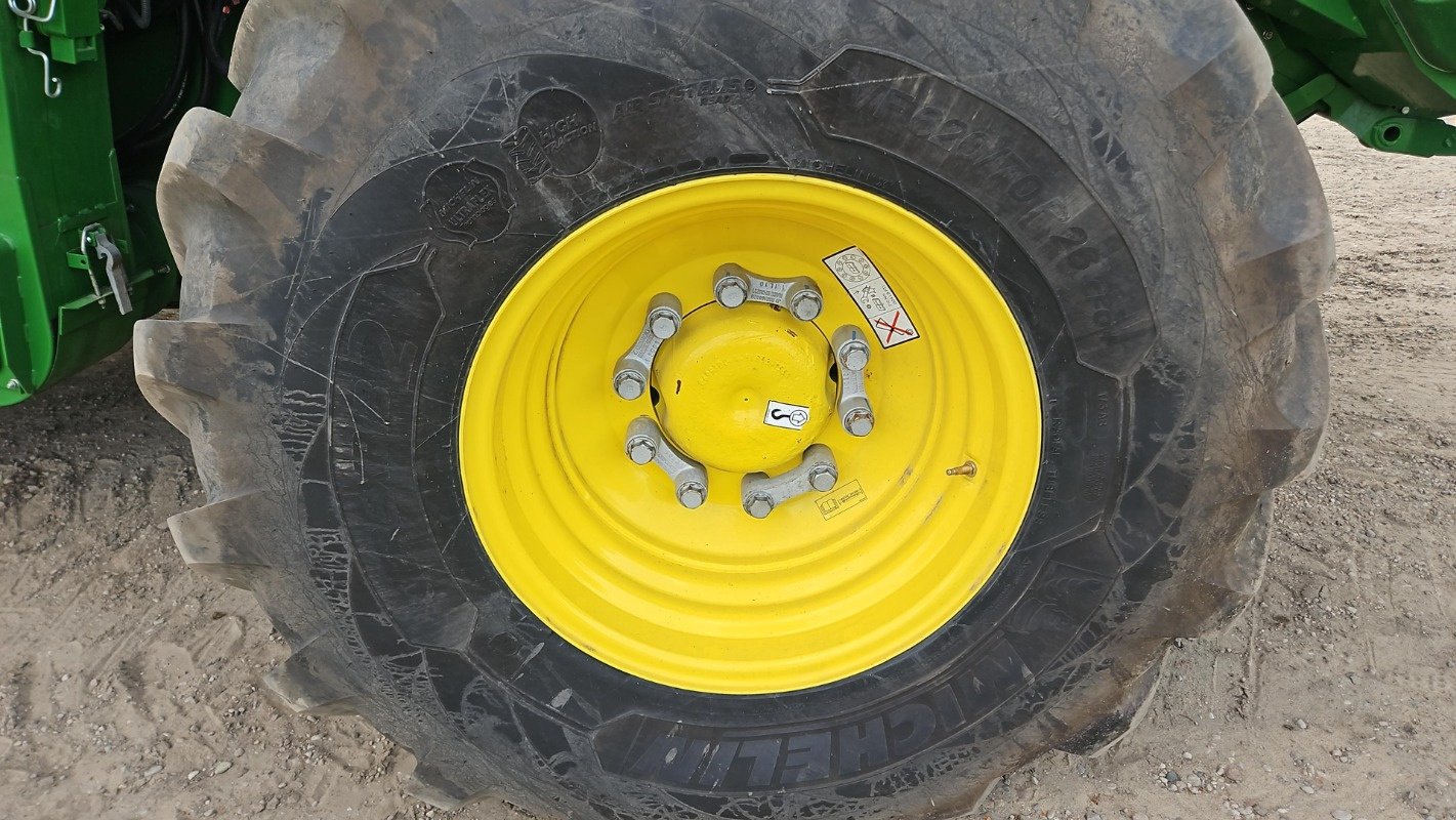 Mähdrescher des Typs John Deere X9 1100, Neumaschine in Mrągowo (Bild 12)