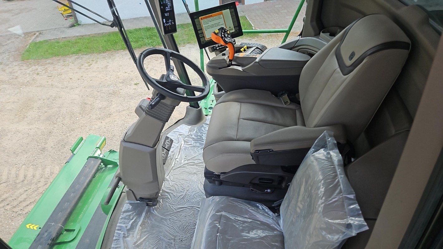 Mähdrescher des Typs John Deere X9 1100, Neumaschine in Mrągowo (Bild 13)